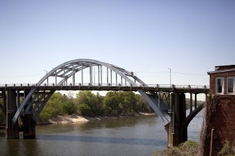The Edmund Pettus Bridge over the Alabama River in Selma, site of some of the events of "Bloody Sunday" during the Civil Rights Movement (Carol M. Highsmith / Wikimedia Common)