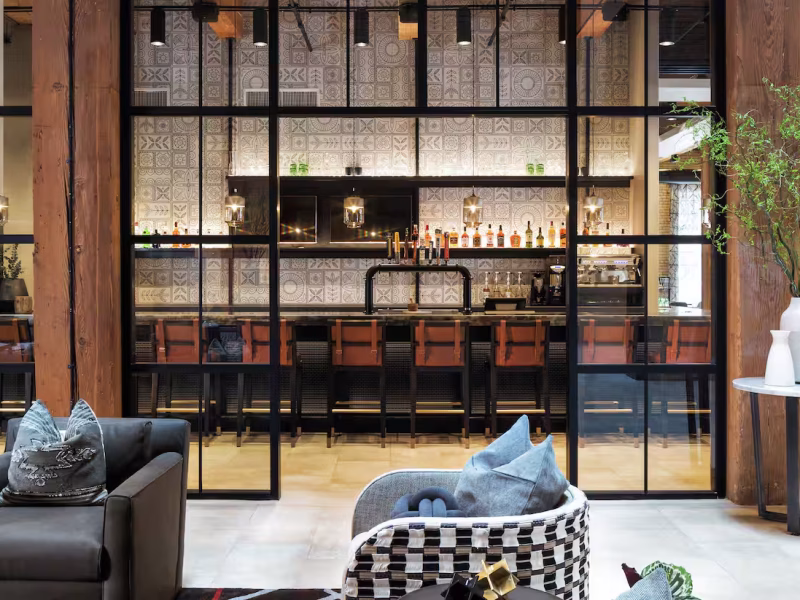 Minneapolis city council renews liquor licenses for hotels amid ICE safety concerns