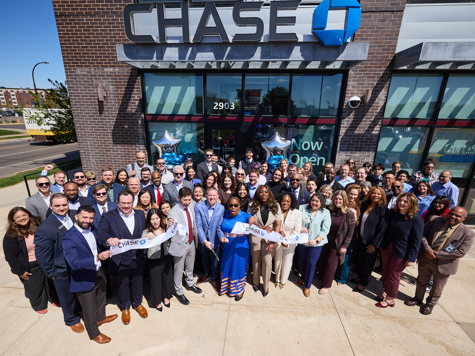 Chase opens community branch in Minneapolis’ Longfellow neighborhood